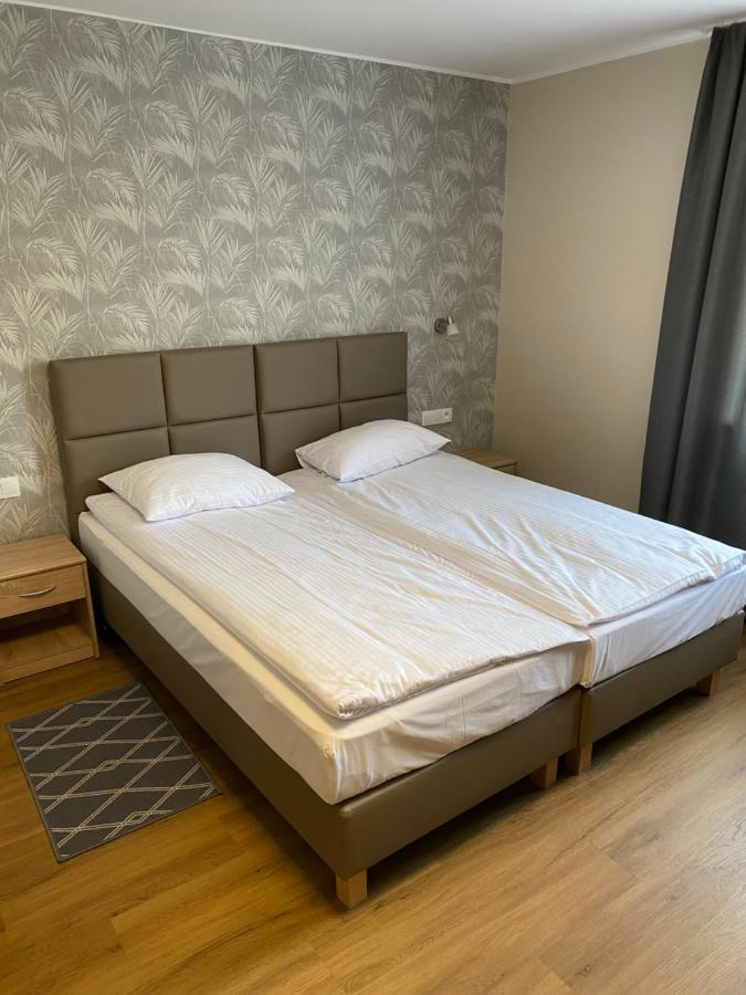 Gracja Bed and Breakfast Warszawa Exteriör bild