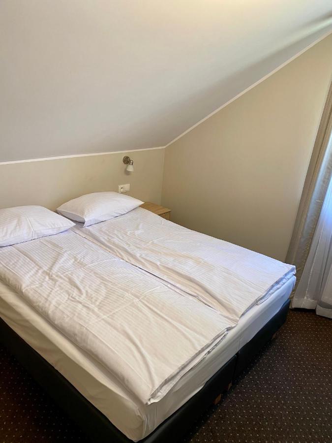 Gracja Bed and Breakfast Warszawa Exteriör bild